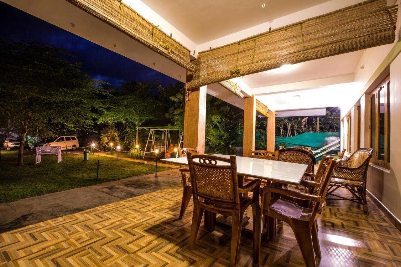 The Midway Jungle Resort 마시나구디 외부 사진