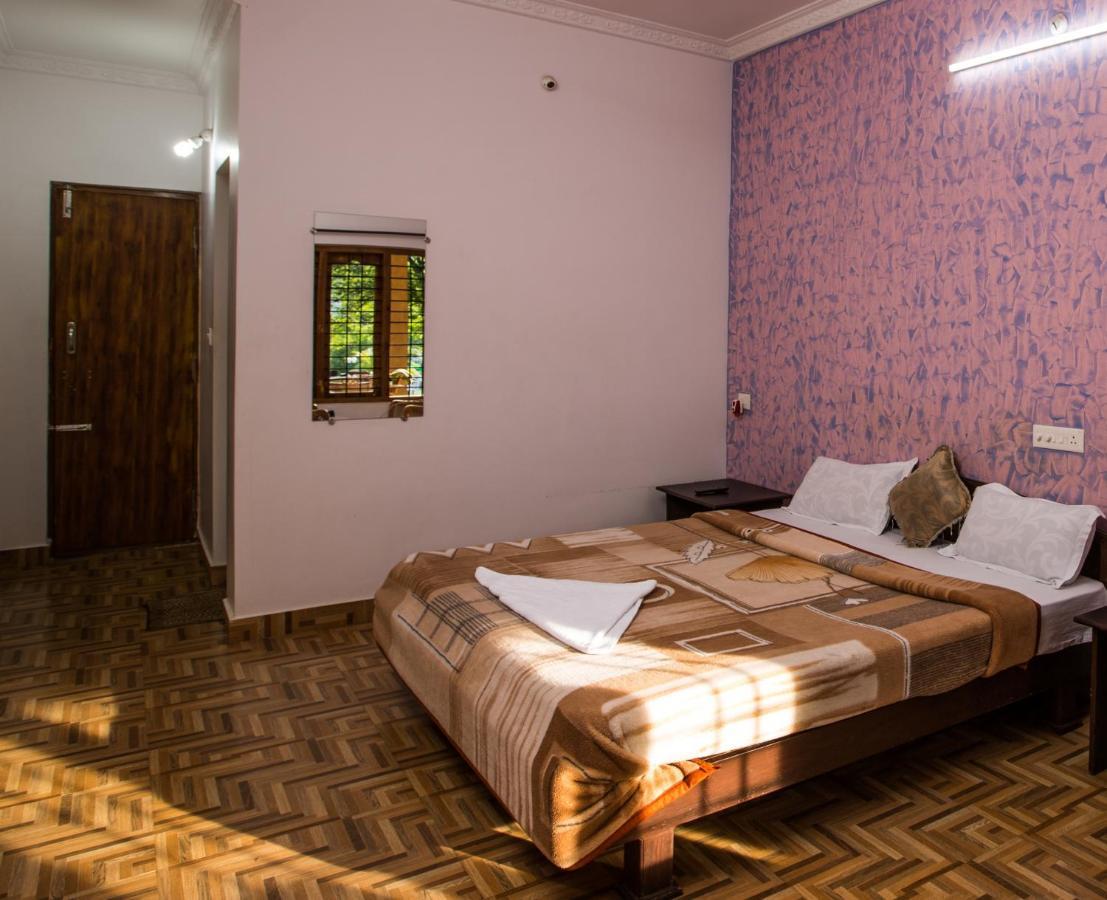 The Midway Jungle Resort 마시나구디 외부 사진