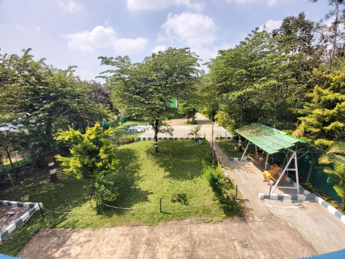 The Midway Jungle Resort 마시나구디 외부 사진