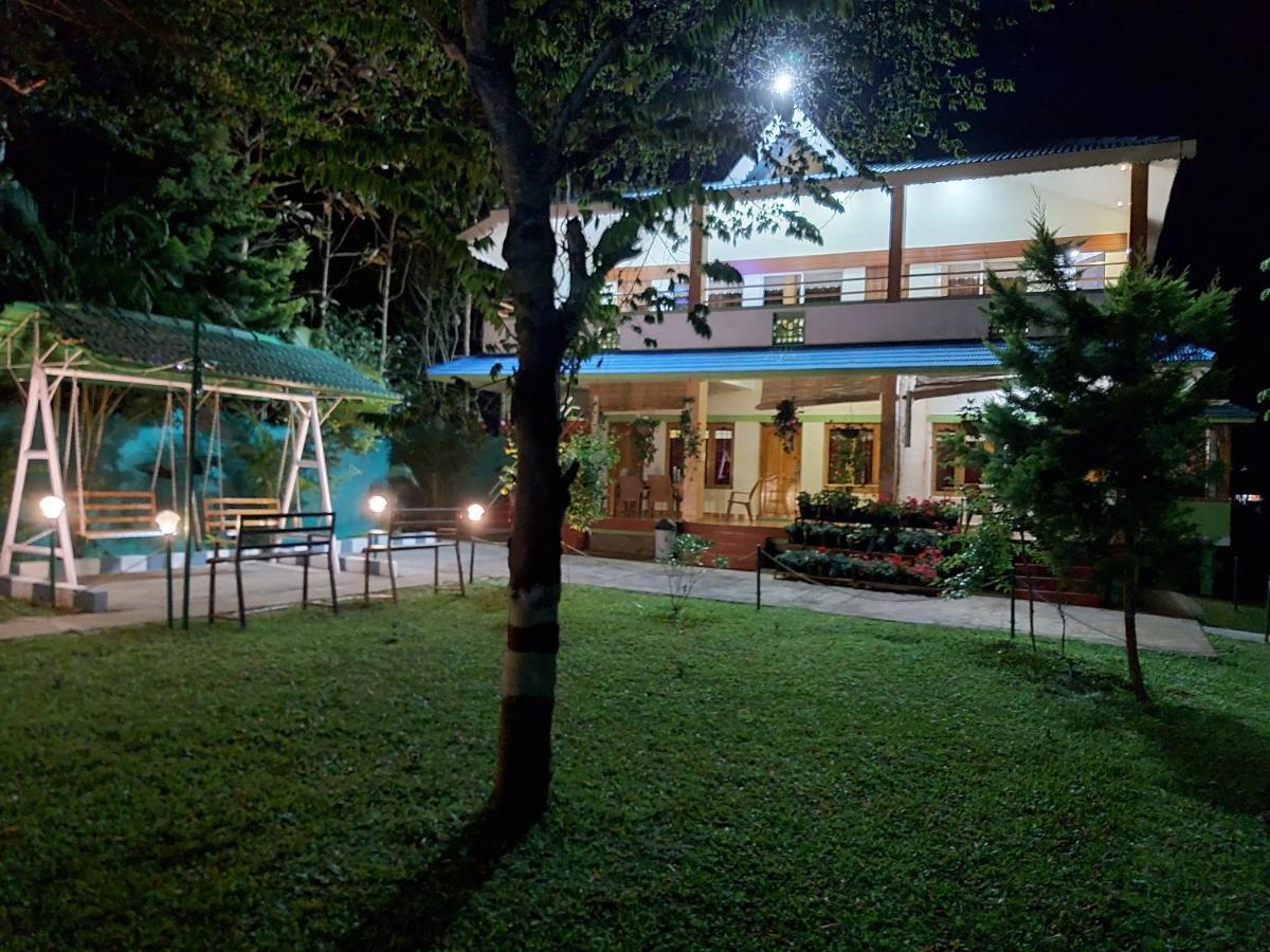 The Midway Jungle Resort 마시나구디 외부 사진
