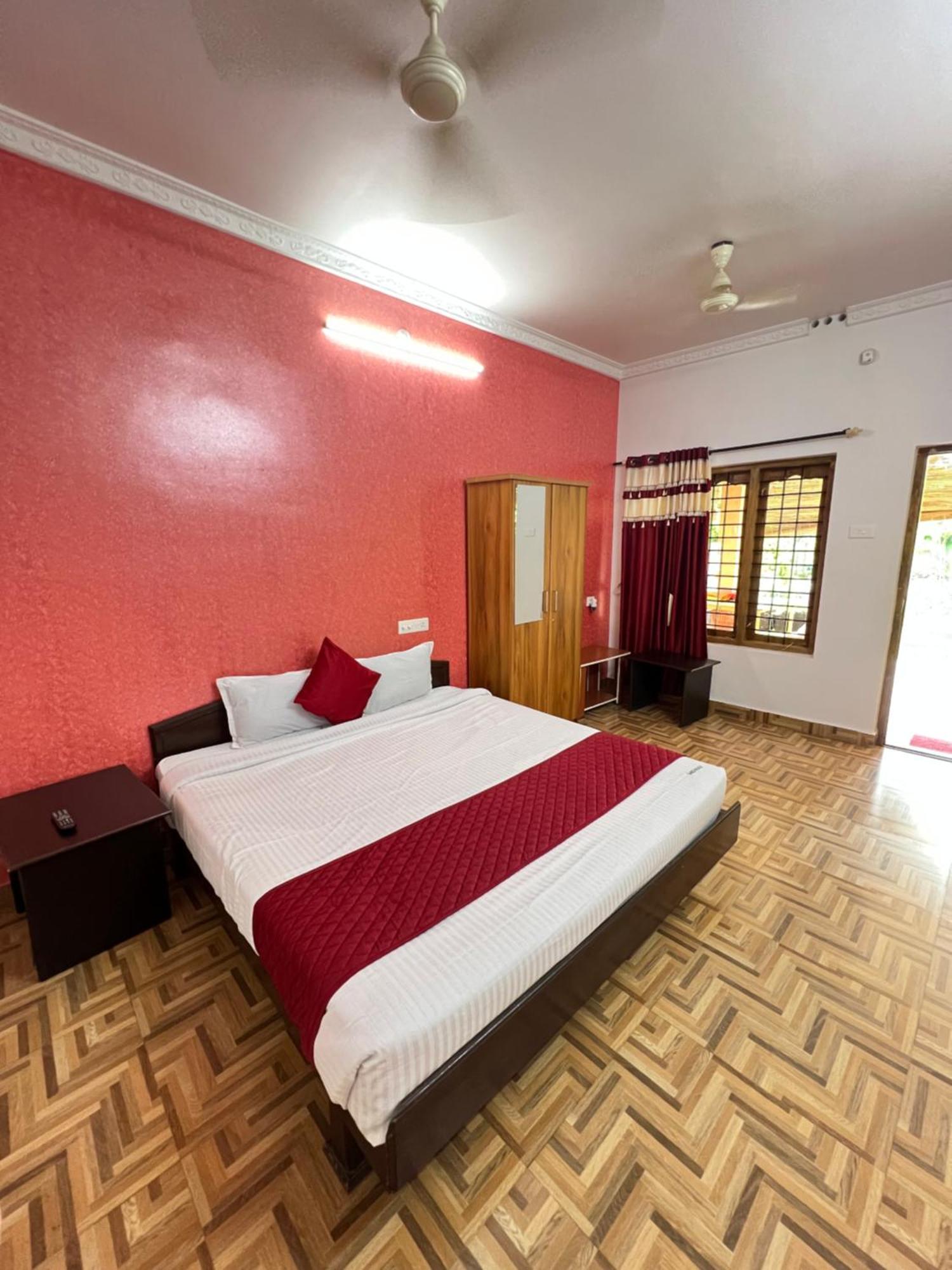 The Midway Jungle Resort 마시나구디 외부 사진