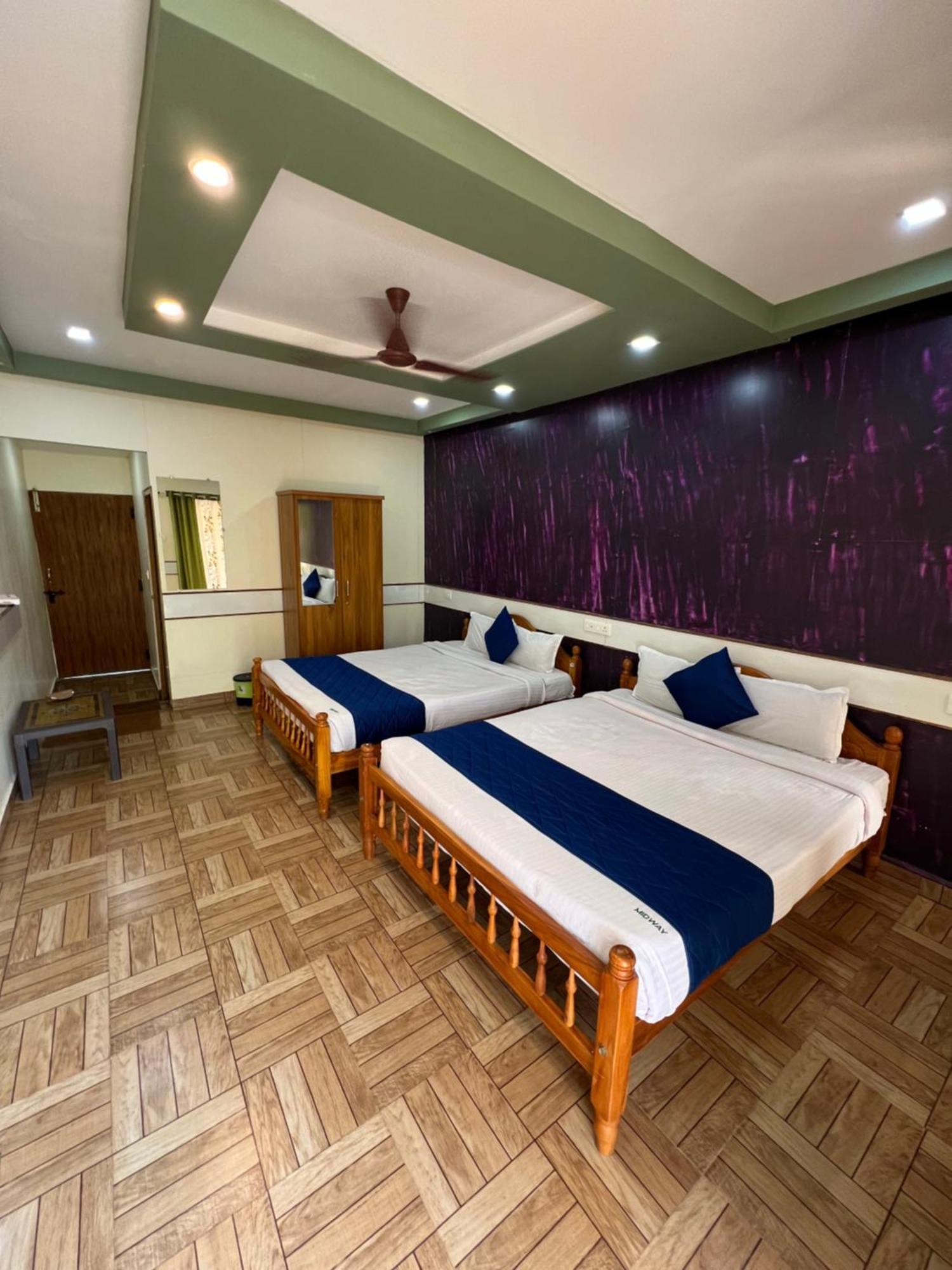 The Midway Jungle Resort 마시나구디 외부 사진