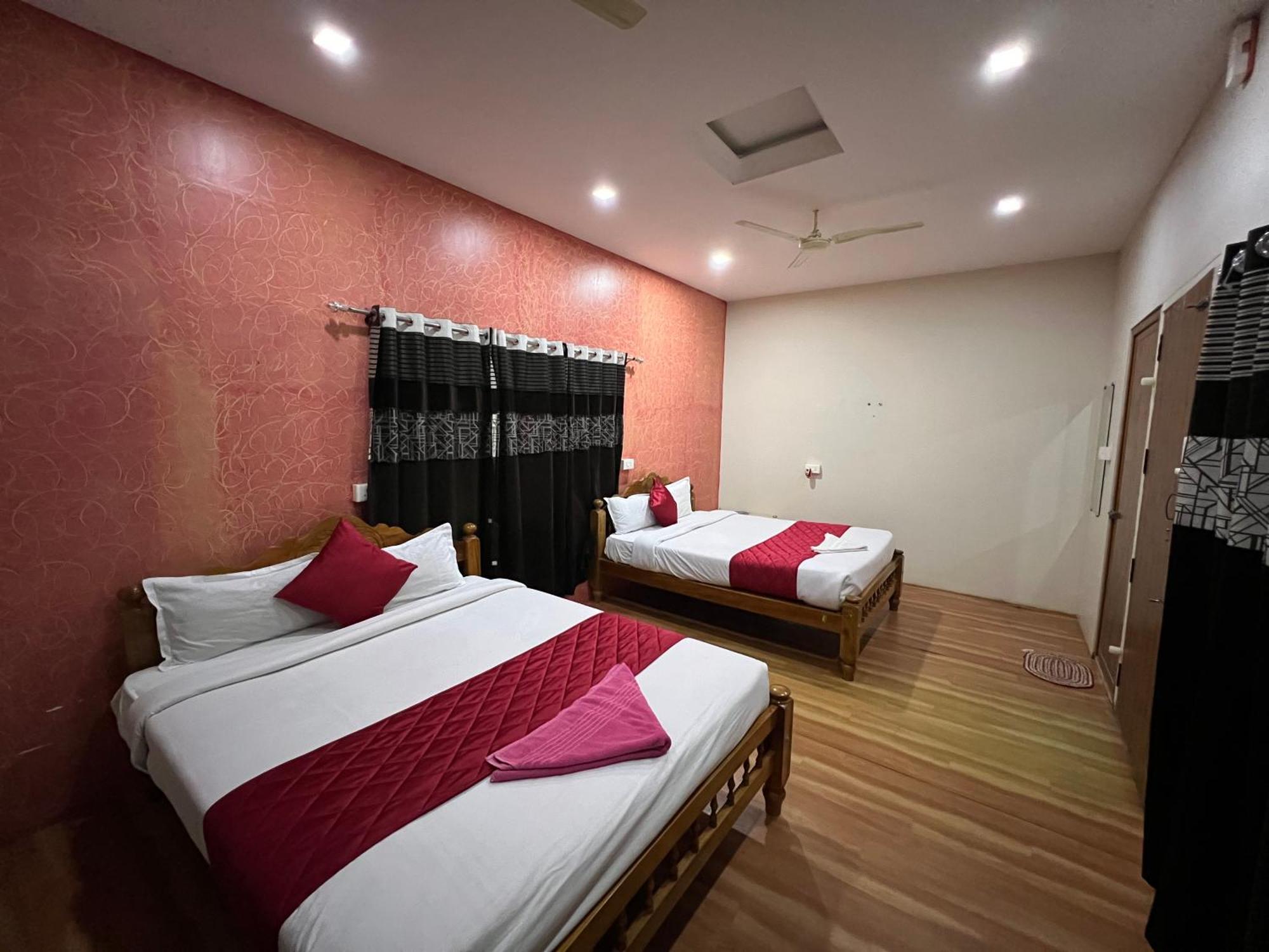 The Midway Jungle Resort 마시나구디 외부 사진