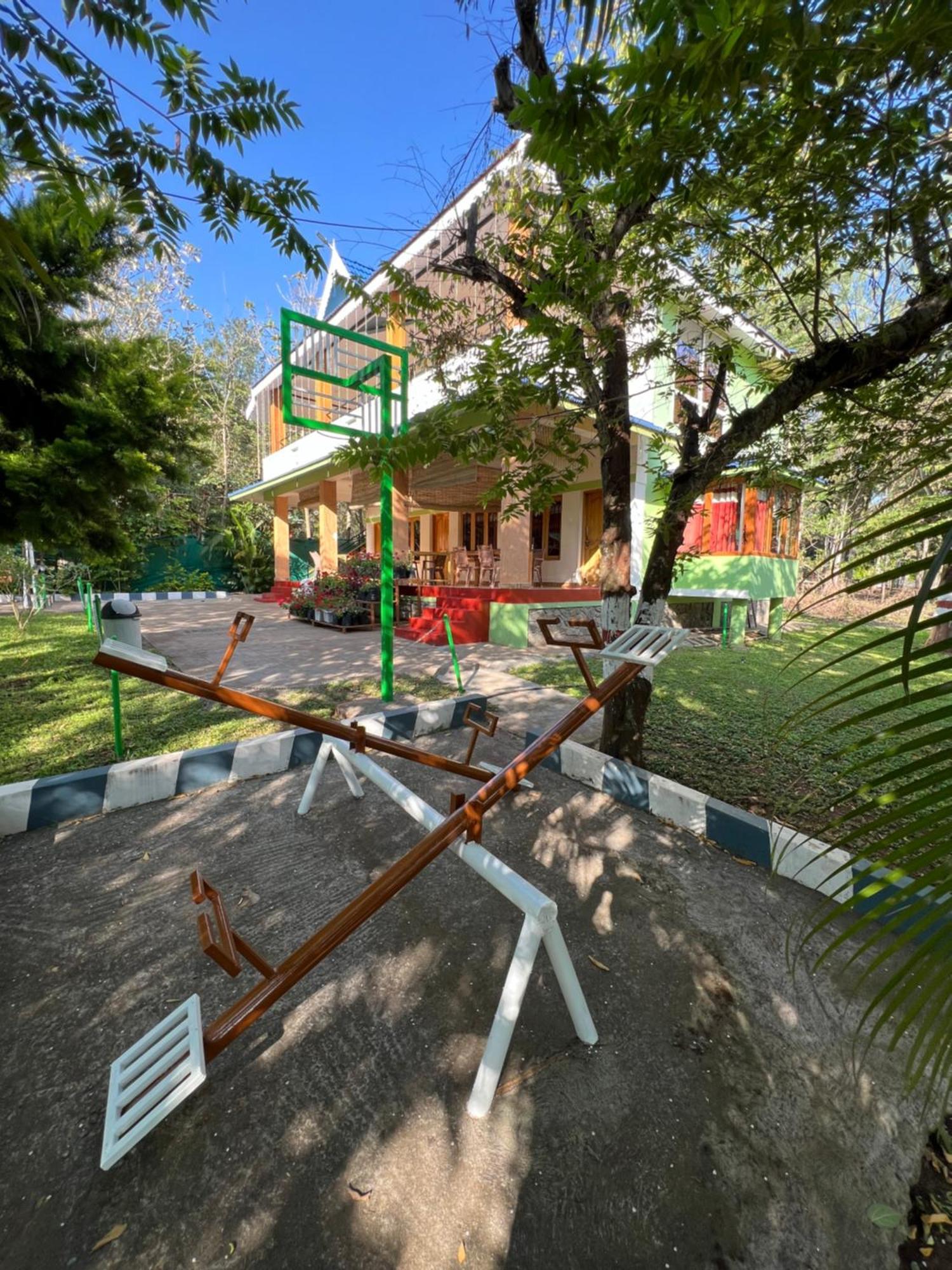 The Midway Jungle Resort 마시나구디 외부 사진