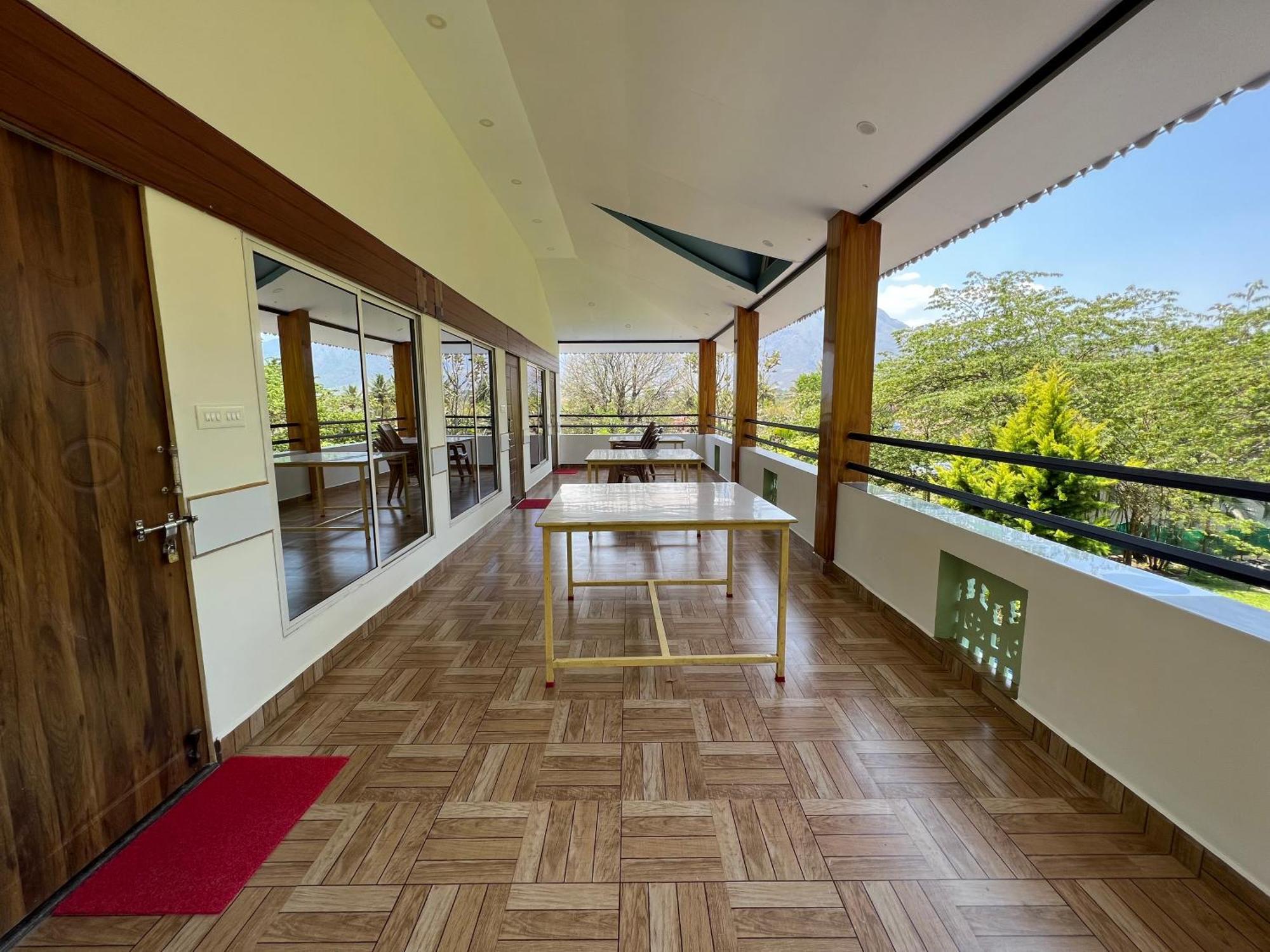 The Midway Jungle Resort 마시나구디 외부 사진