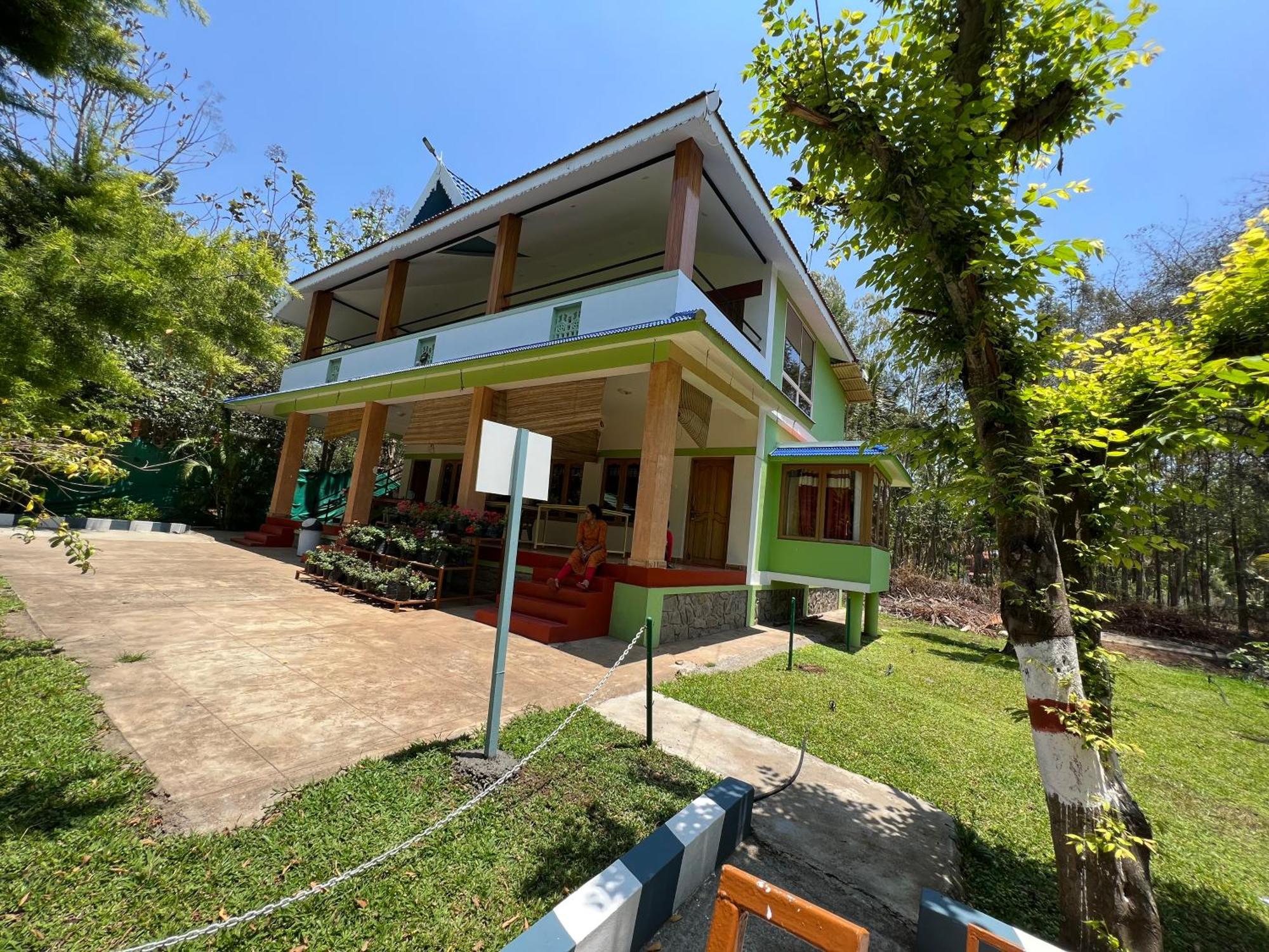 The Midway Jungle Resort 마시나구디 외부 사진