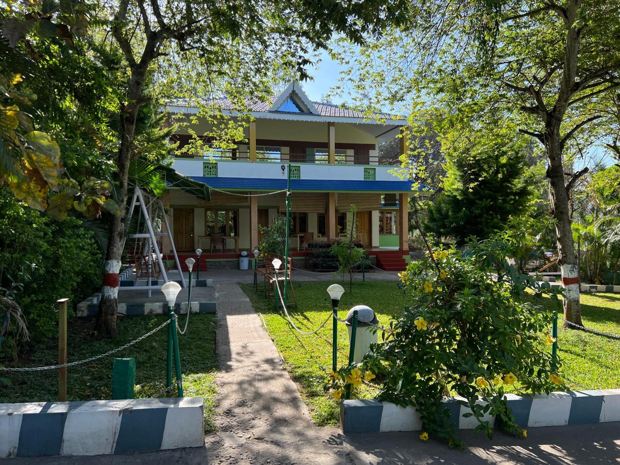 The Midway Jungle Resort 마시나구디 외부 사진